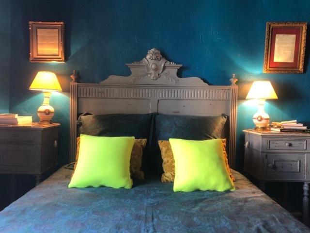 Maison D'Hotes "Les Volets Verts" Et Sa Brocante Ecueille Buitenkant foto
