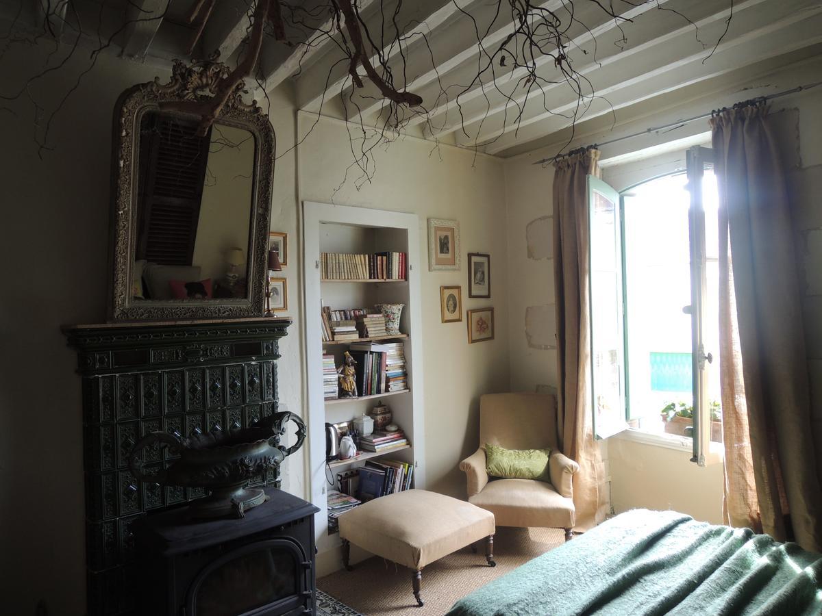 Maison D'Hotes "Les Volets Verts" Et Sa Brocante Ecueille Buitenkant foto